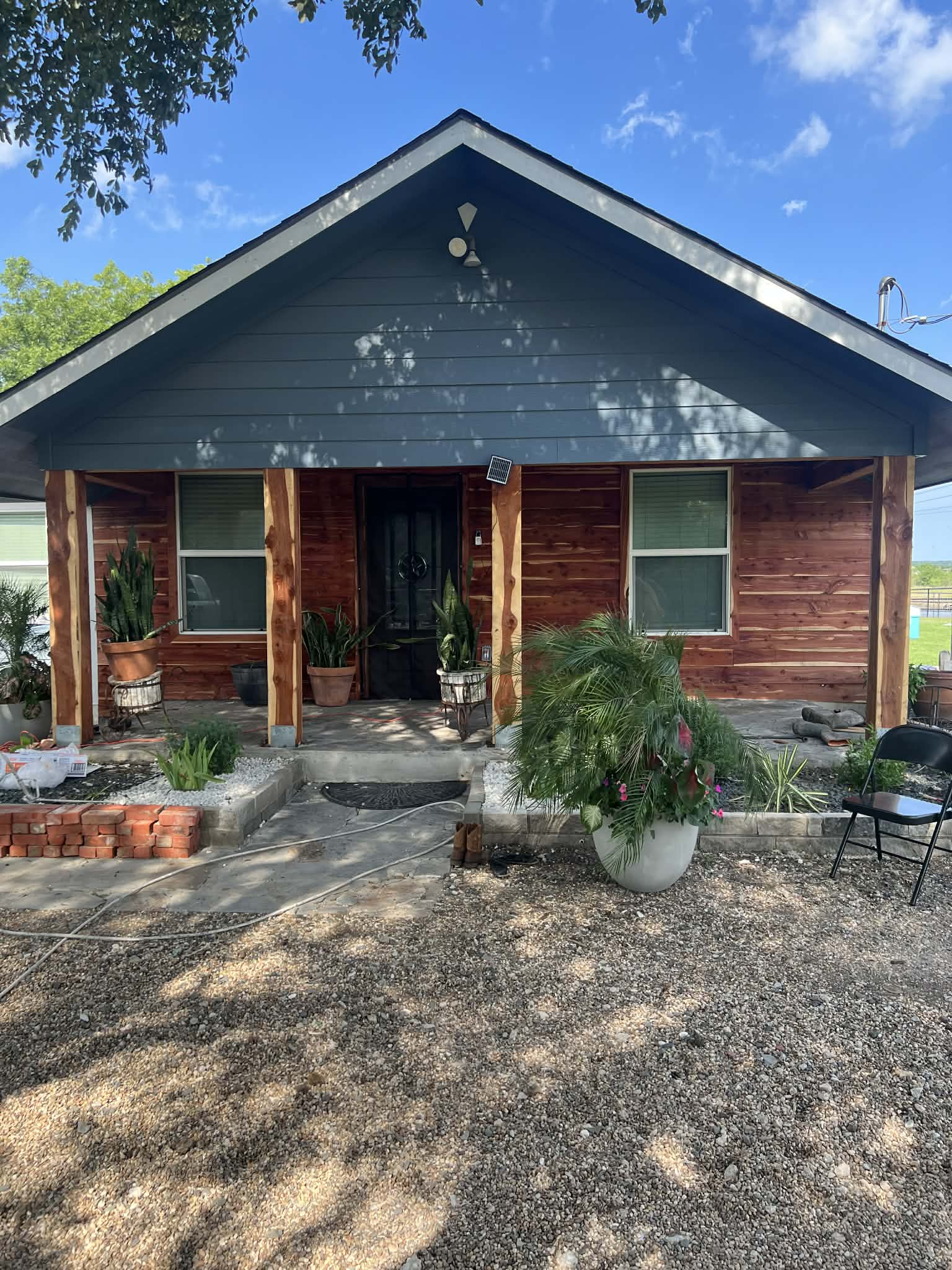 5d5b987f-0df5-43b5-a676-725b40a6289c