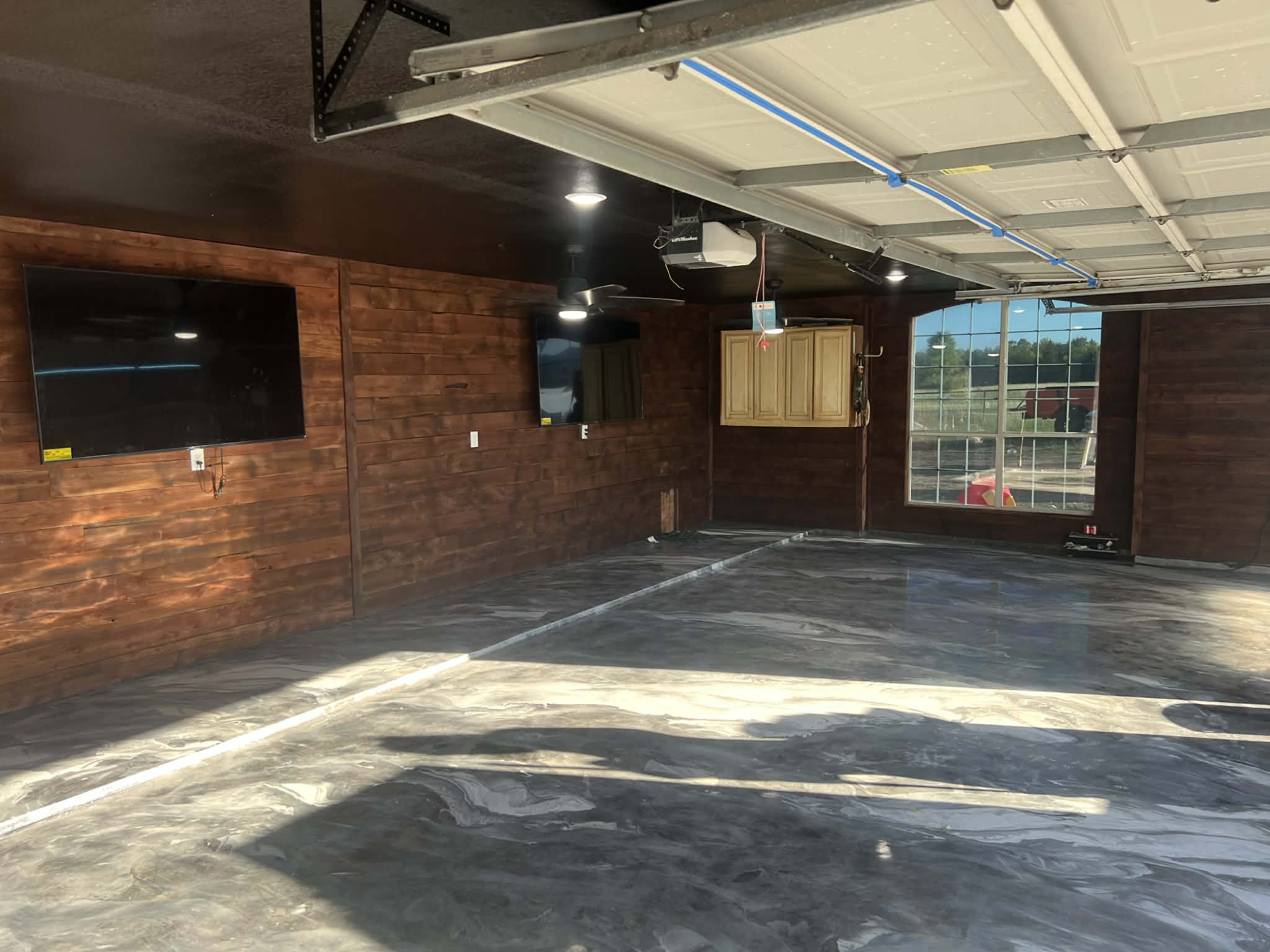 646fda5f-2bd0-4018-9b81-e573393f644e